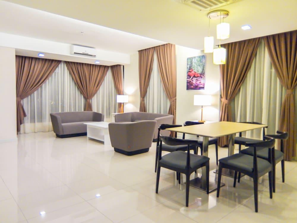 Sky Hotel Кота-Кинабалу Экстерьер фото
